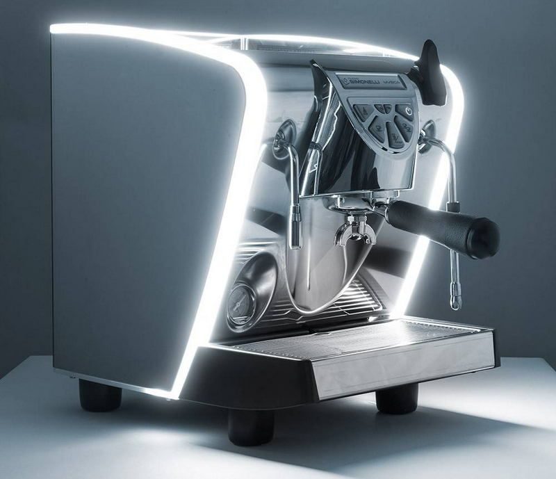 Фото Кофемашина рожковая Nuova Simonelli Musica AD 9