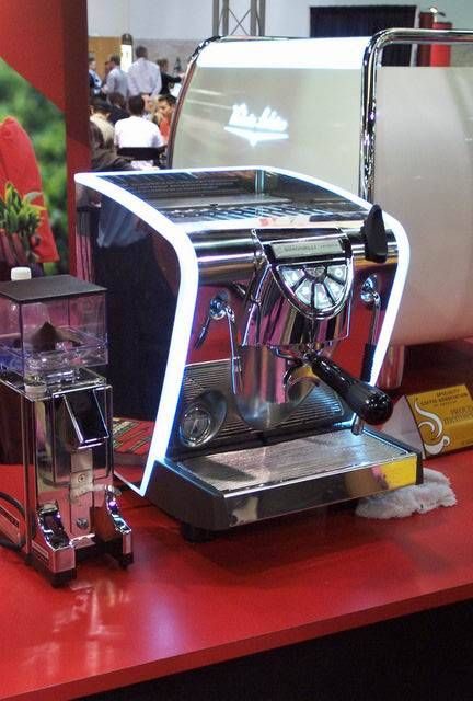 Фото Кофемашина рожковая Nuova Simonelli Musica AD 10