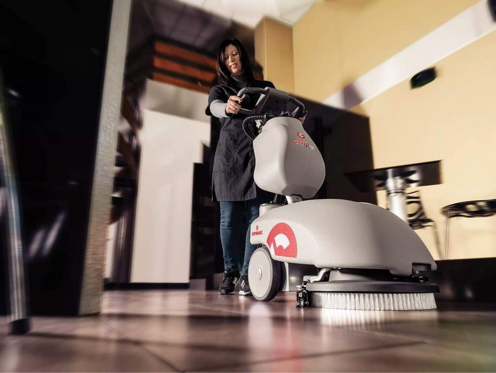Фото Поломоечная машина Comac Vispa 35 B 4