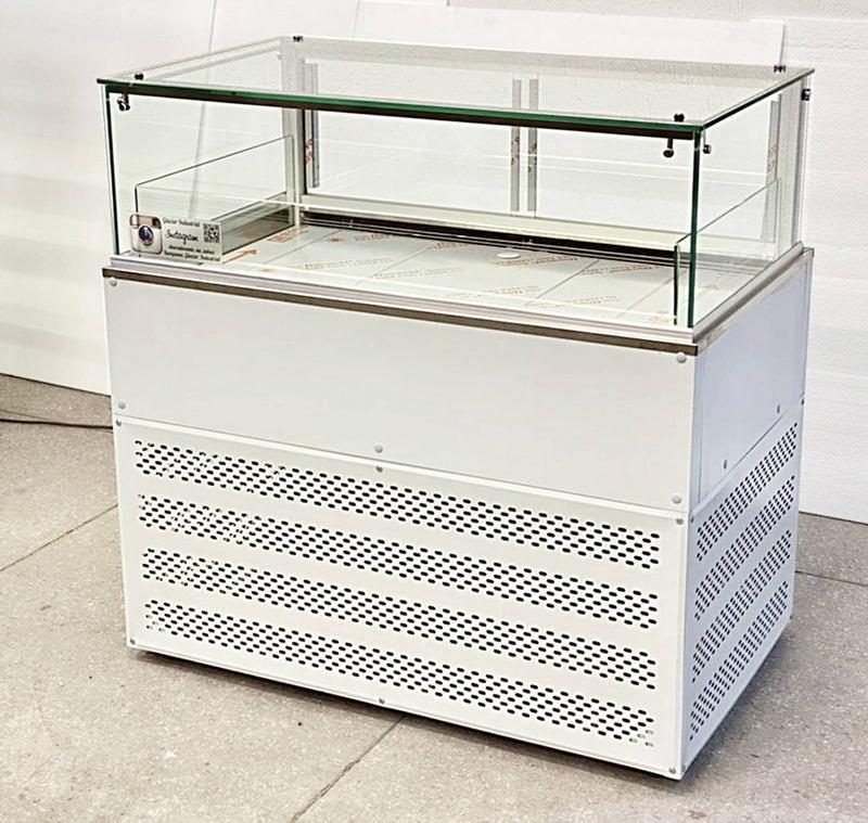 Витрина кондитерская GLACIER 1, 8 / купол 30 см/