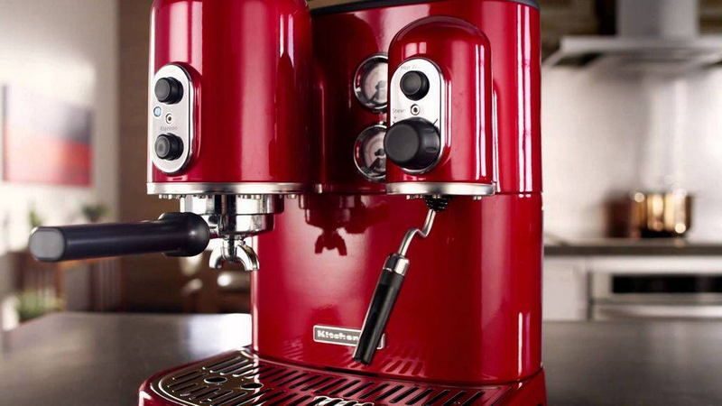 Фото Кофемашина рожковая KitchenAid Artisan 5KES2102EER Espresso красная 6