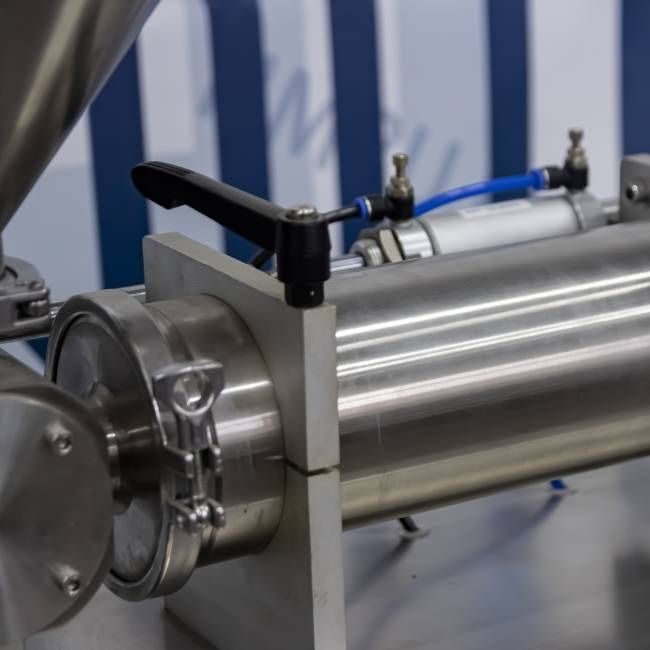 Фото Дозатор поршневой Hualian Machinery PPF-100T для пастообразных продуктов 2