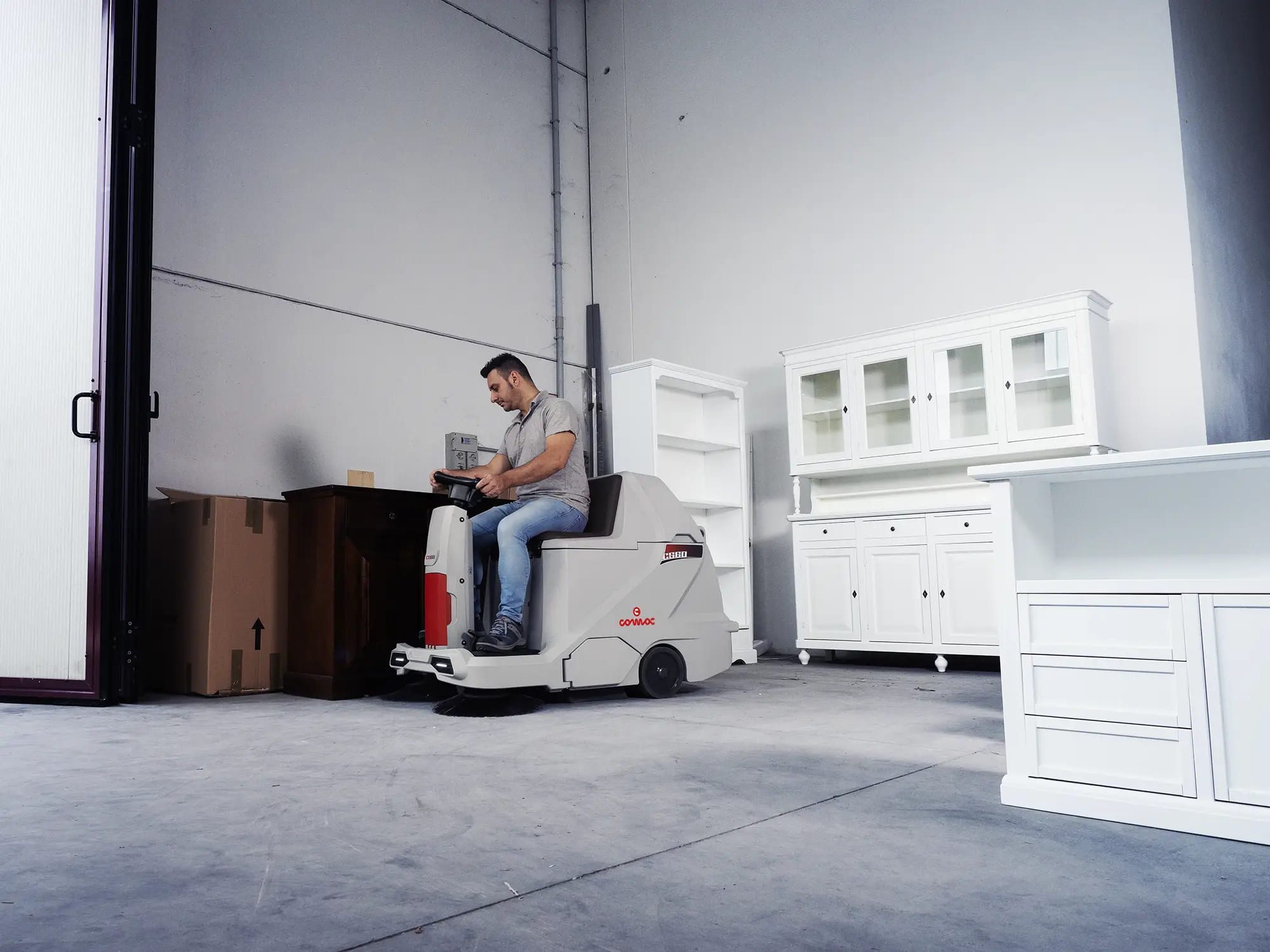 Фото Подметальная машина Comac CS 60B 7