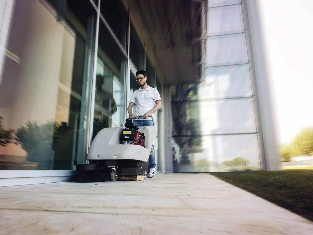 Фото Подметальная машина Comac CS50 HT 4