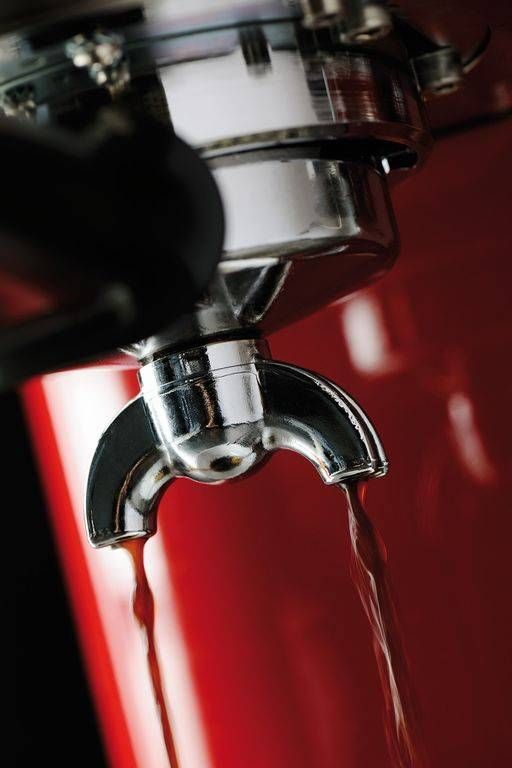 Фото Кофемашина рожковая KitchenAid Artisan 5KES2102EER Espresso красная 8