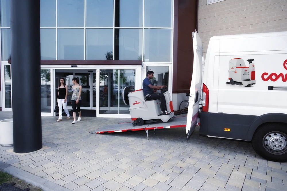 Фото Поломоечная машина Comac Innova 55 B 10