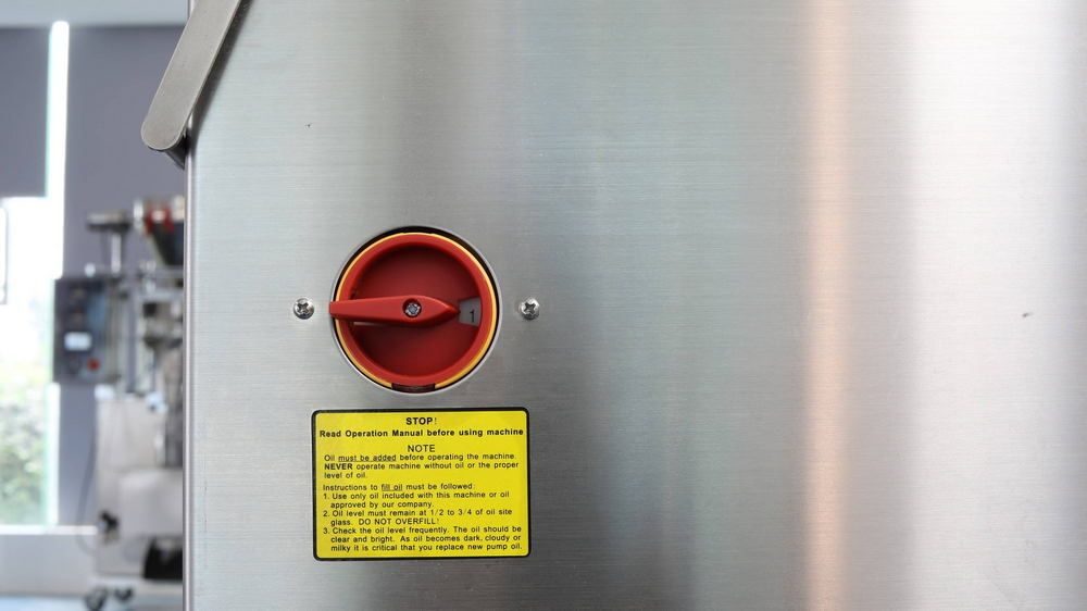 Фото Упаковщик однокамерный Hualian Machinery HVC-410T/2A-G (нерж., газ) 6