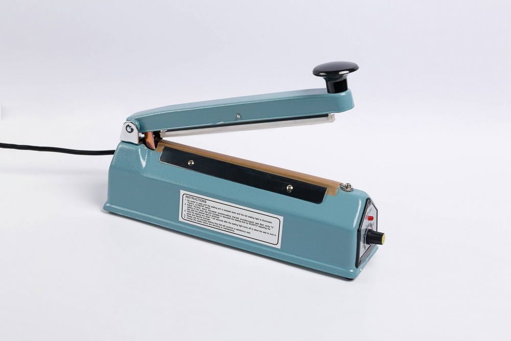 Фото Запайщик пакетов Hualian Machinery FS-200 IRON LOW COST 1
