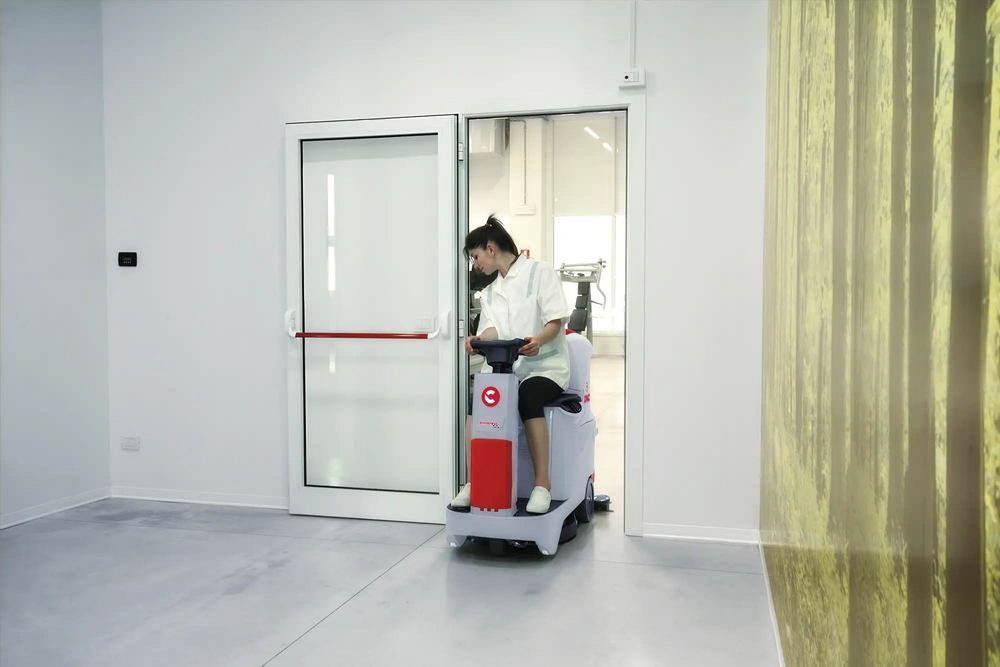 Фото Поломоечная машина Comac Innova 55 B 9