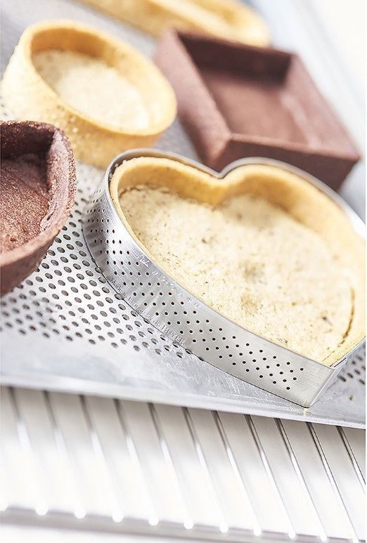 Фото Кольцо кондитерское De Buyer VALRHONA 400 мл, D 180 мм, H 20 мм перф. — арт. 3099.52 2