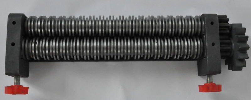 Нож для тестораскатки-лапшерез XINXIN DJJ-200C 2мм