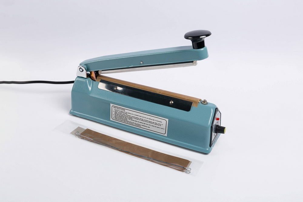 Фото Запайщик пакетов Hualian Machinery FS-200 IRON LOW COST 6