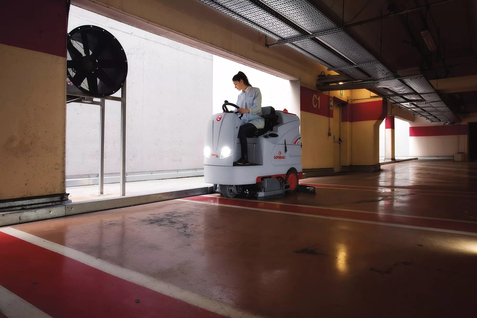 Фото Поломоечная машина Comac Optima 100 B 4