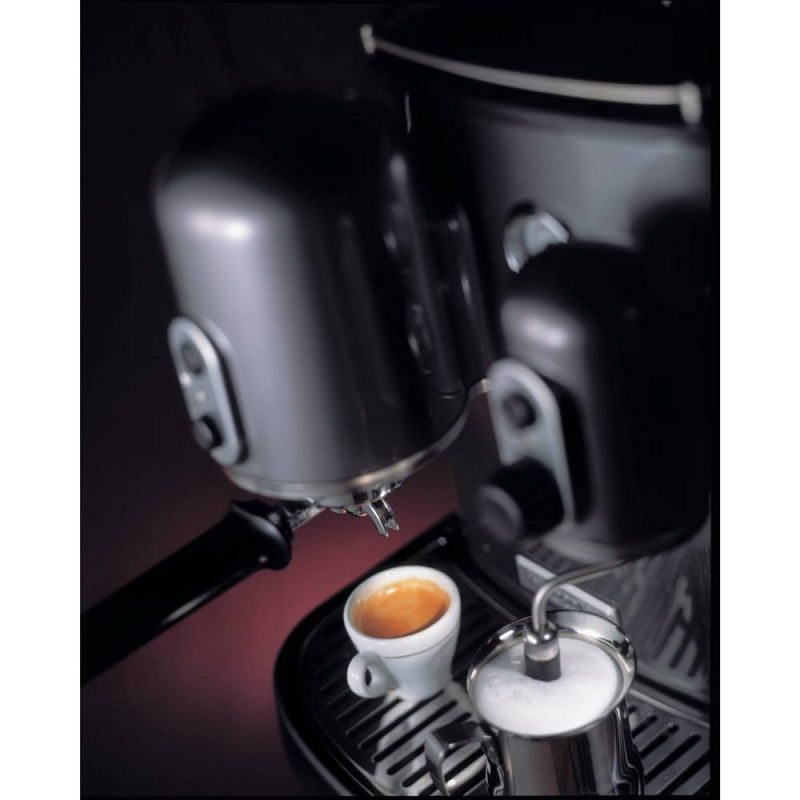 Фото Кофемашина рожковая KitchenAid Artisan 5KES2102EMS Espresso серебряный медальон 4